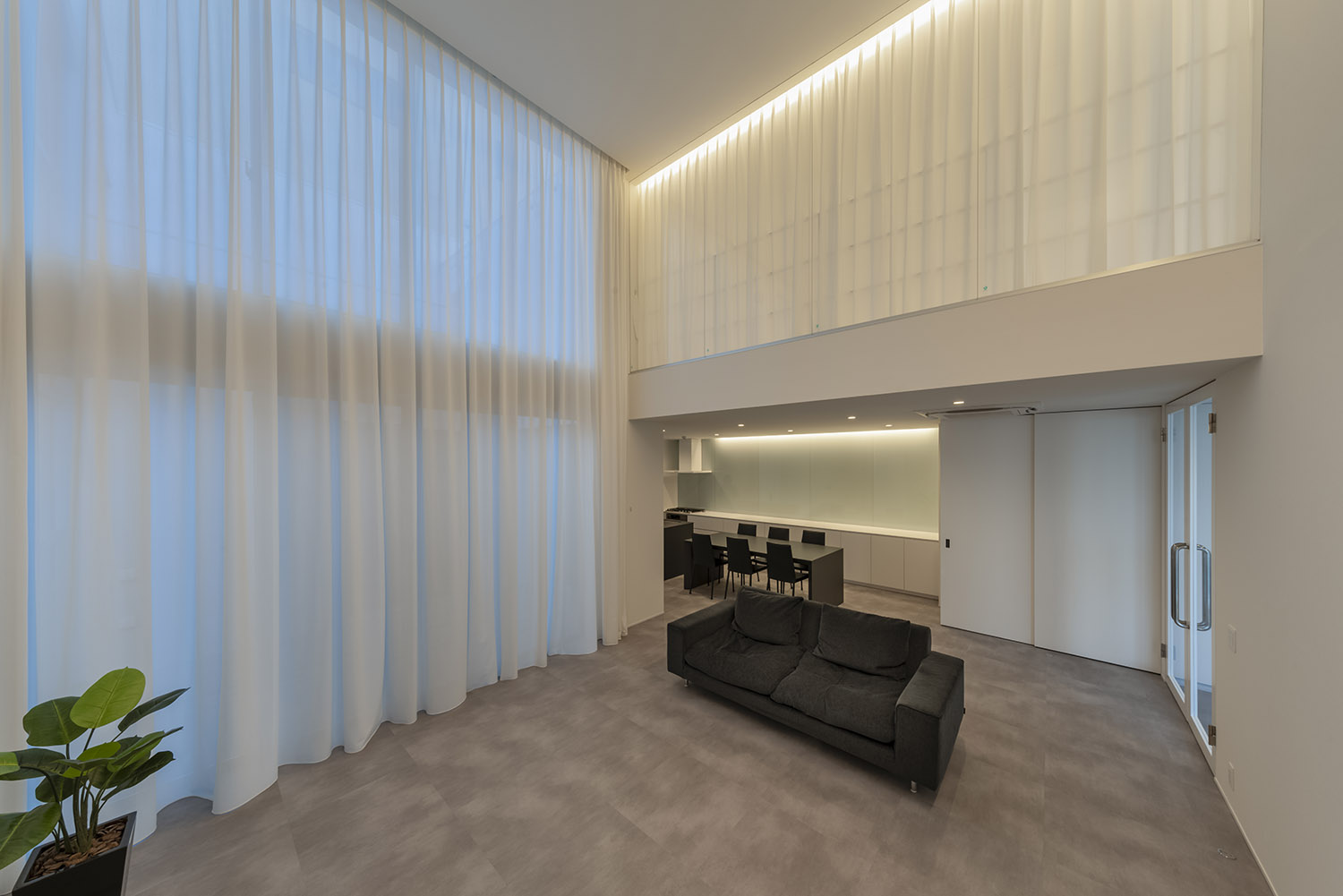 デザイン住宅建築実例_外観・注文住宅『CASE783 Refined』の建築実例・施⼯例の写真_LDK