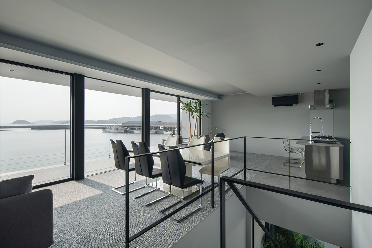 デザイン住宅建築実例_外観・注文住宅『CASE785 凪の邸』の建築実例・施⼯例の写真_LDK