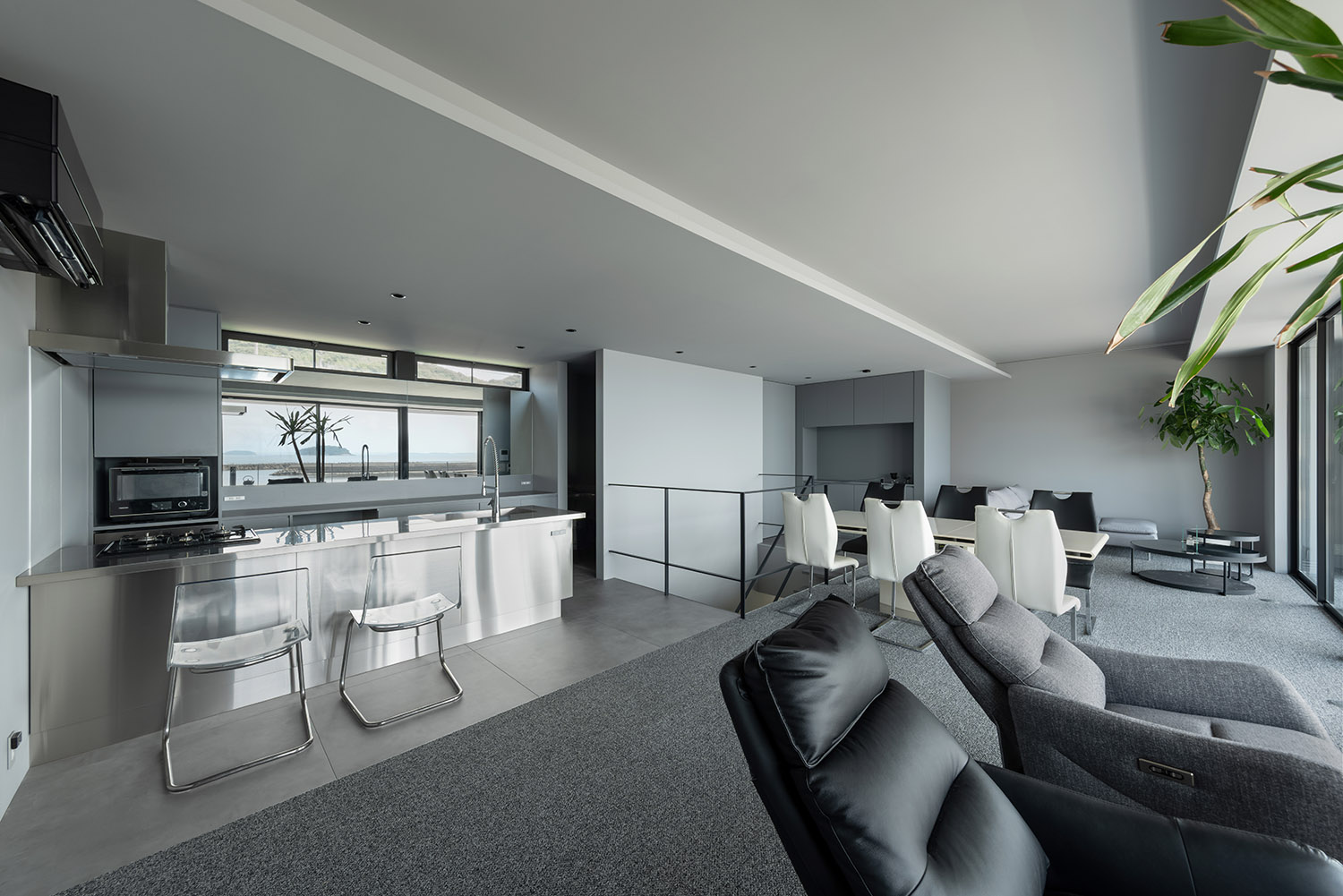 デザイン住宅建築実例_外観・注文住宅『CASE785 凪の邸』の建築実例・施⼯例の写真_LDK